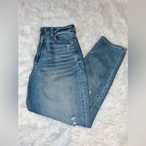 American Eagle Curvy Mom Jean